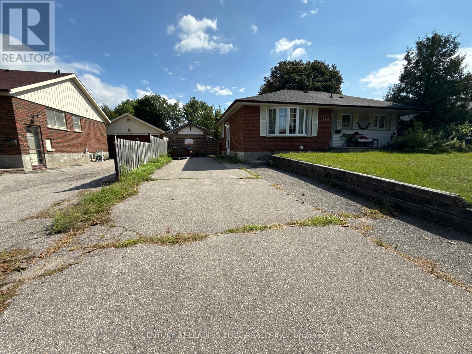 753 Glenforest Unit Lower