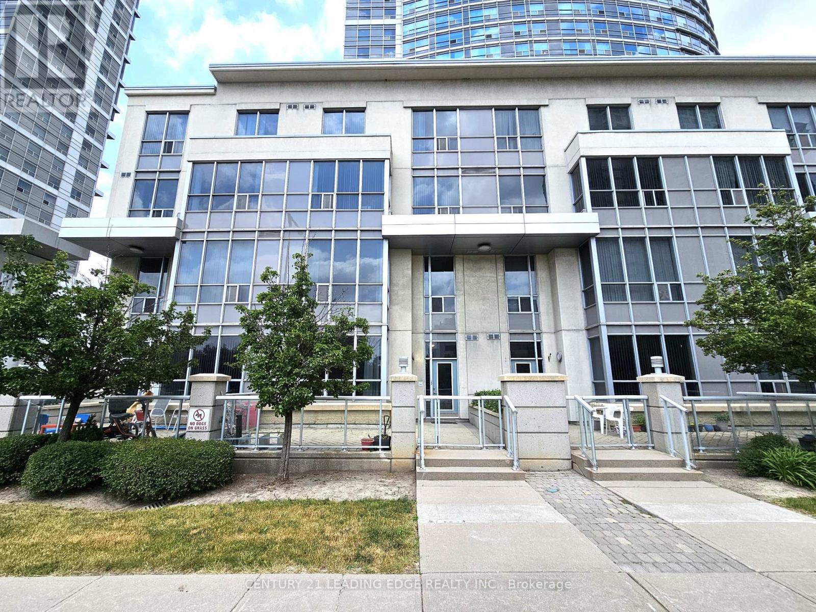 38 Lee Centre Unit TH120