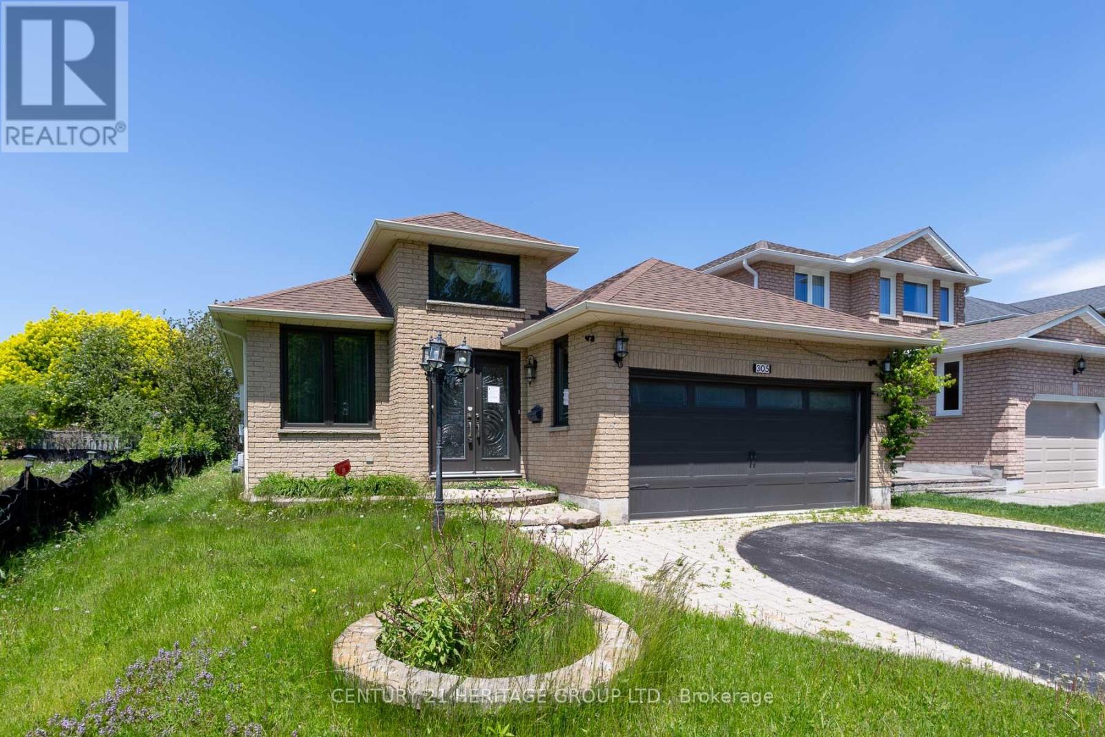 305 Sandringham
