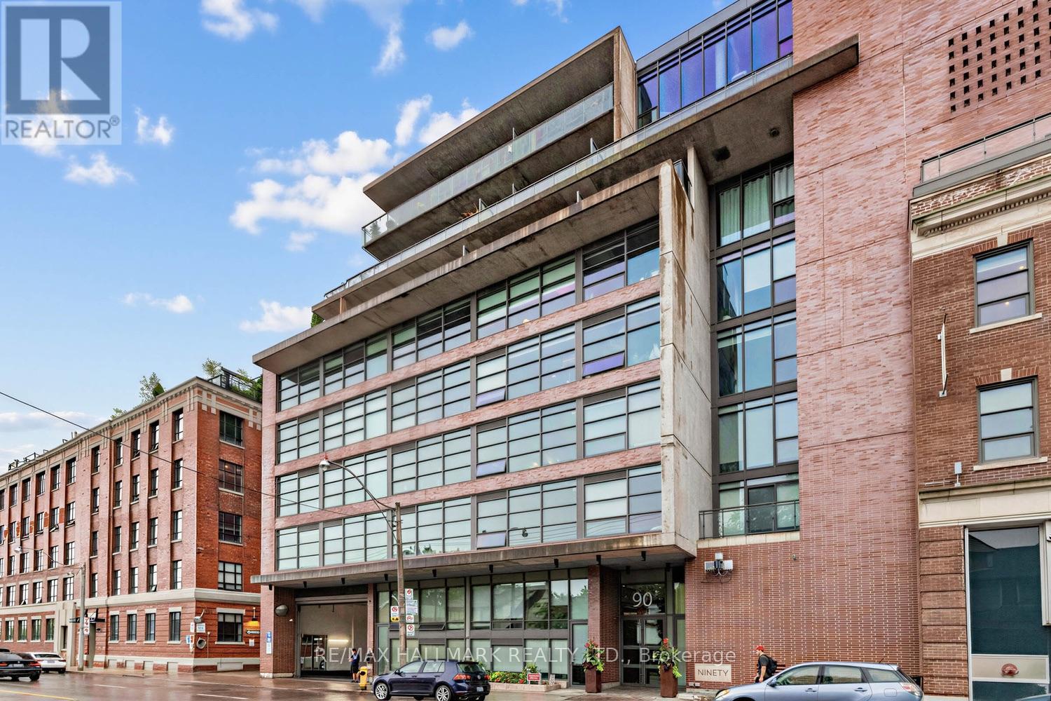 90 Broadview Unit 408