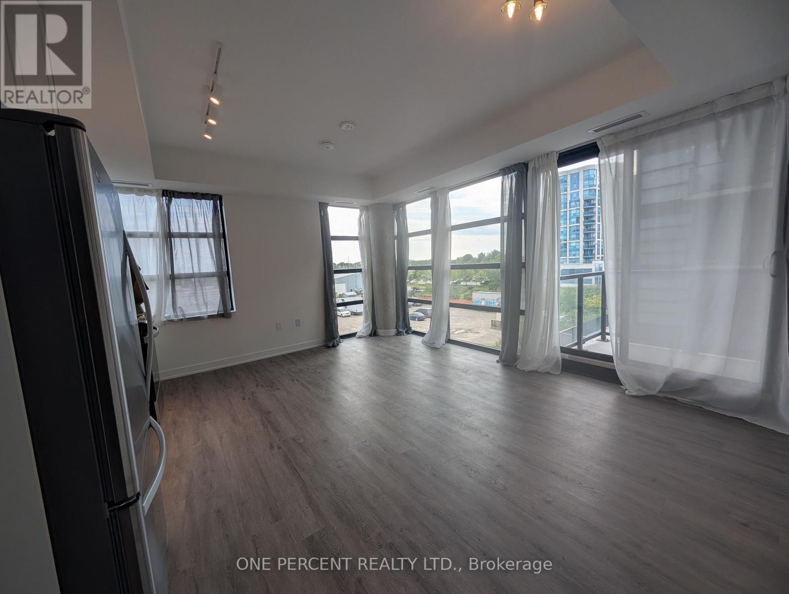 1614 Charles Street 334, Whitby, ON L1N 0P4, Whitby
