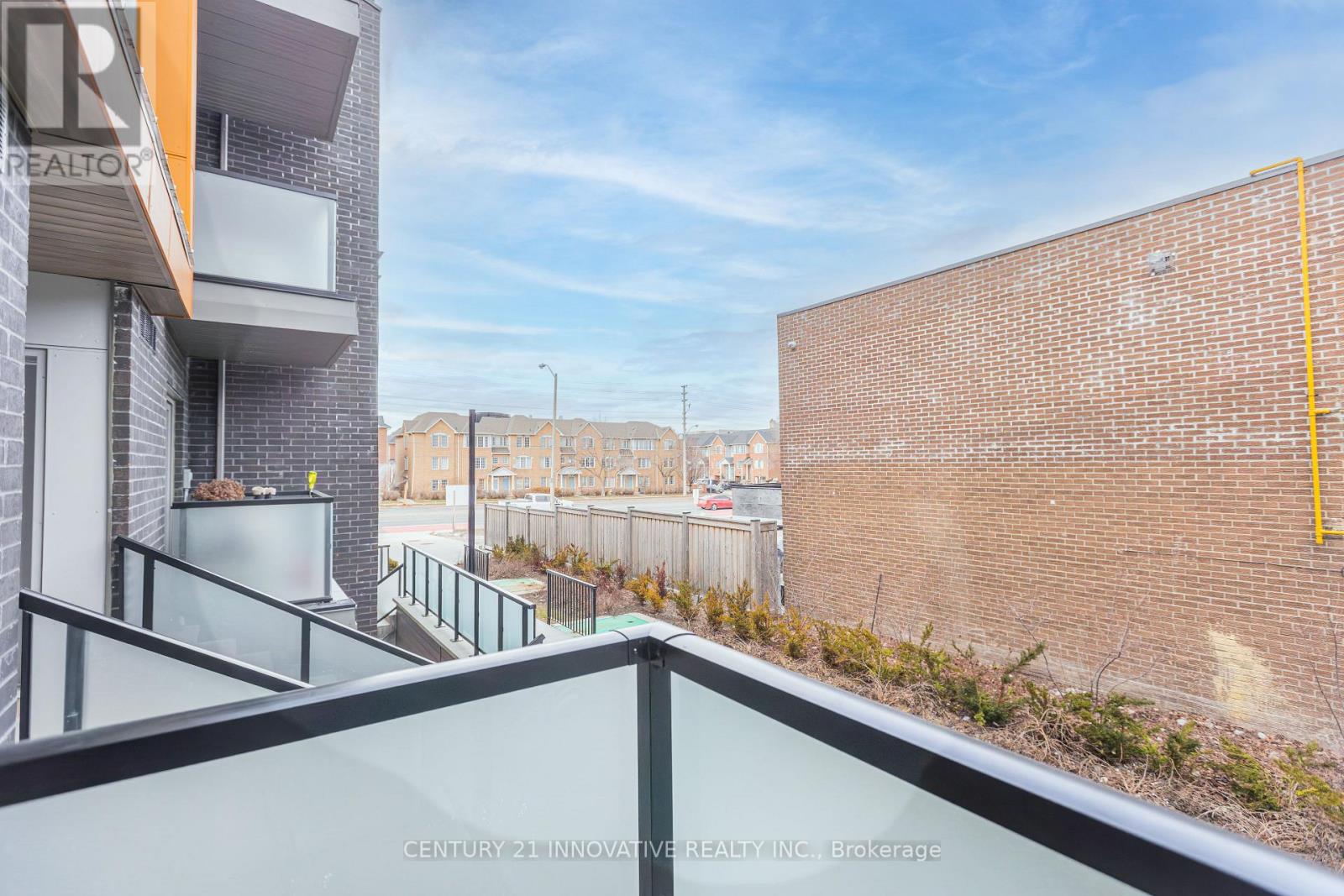 2791 Eglinton Unit 511
