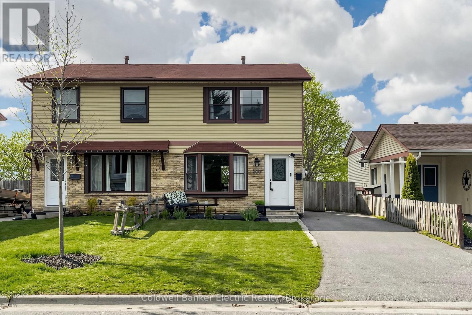 900 Southridge