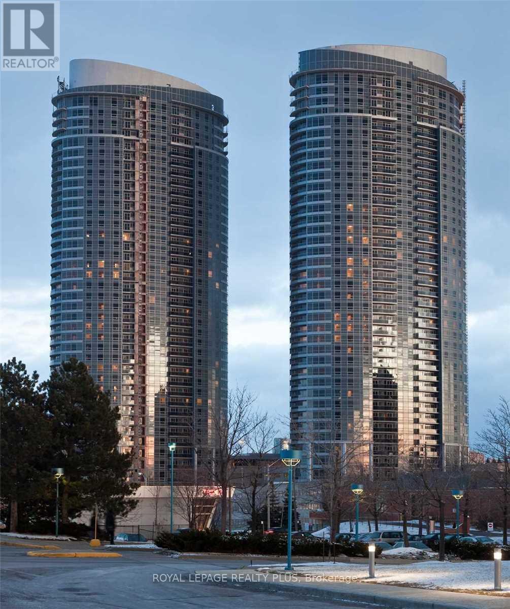 125 Village Green Unit 1602