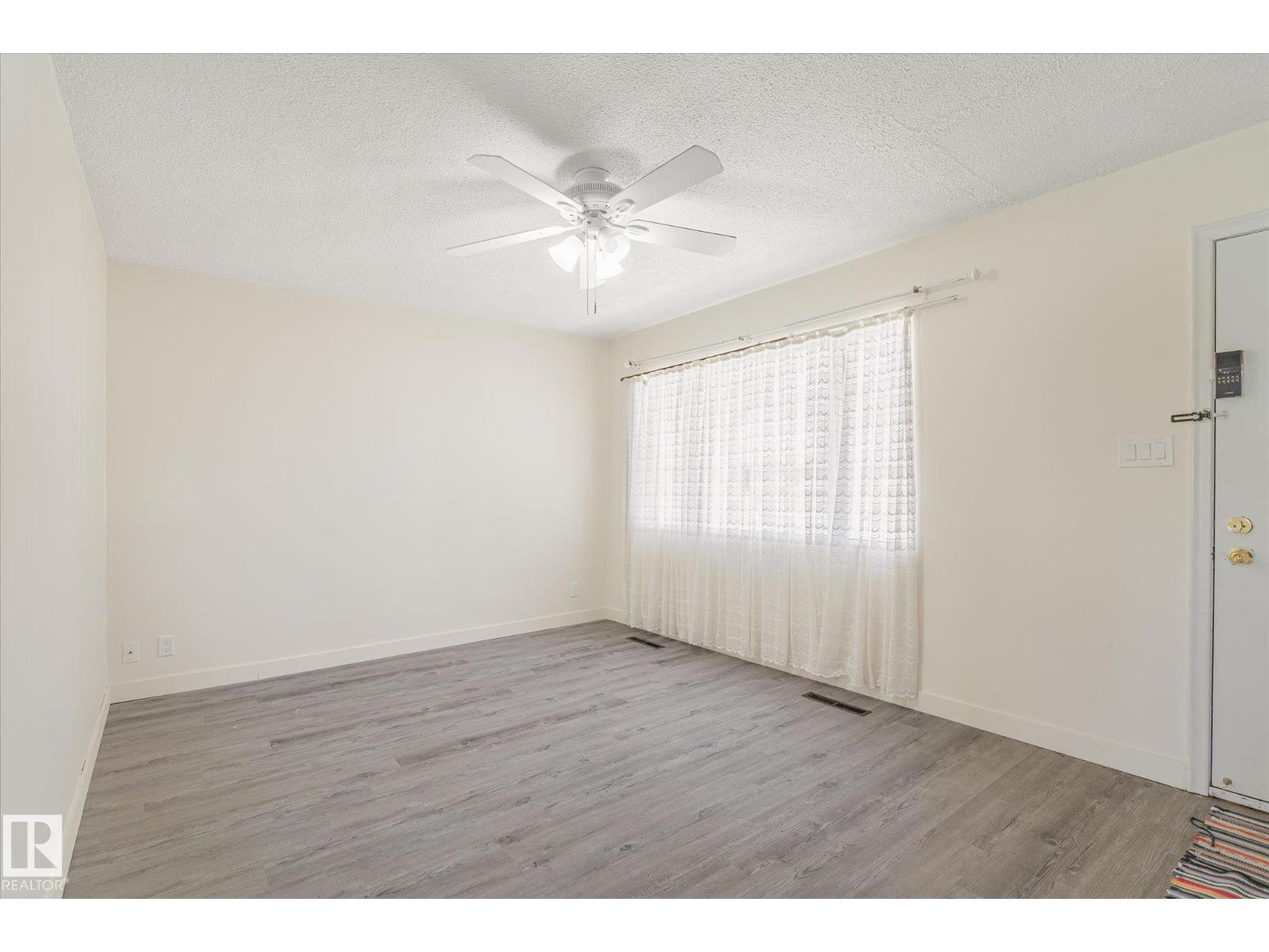 10531 128 AV NW photo 3