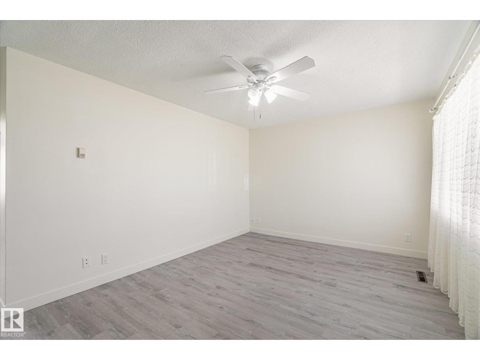 10531 128 AV NW photo 4