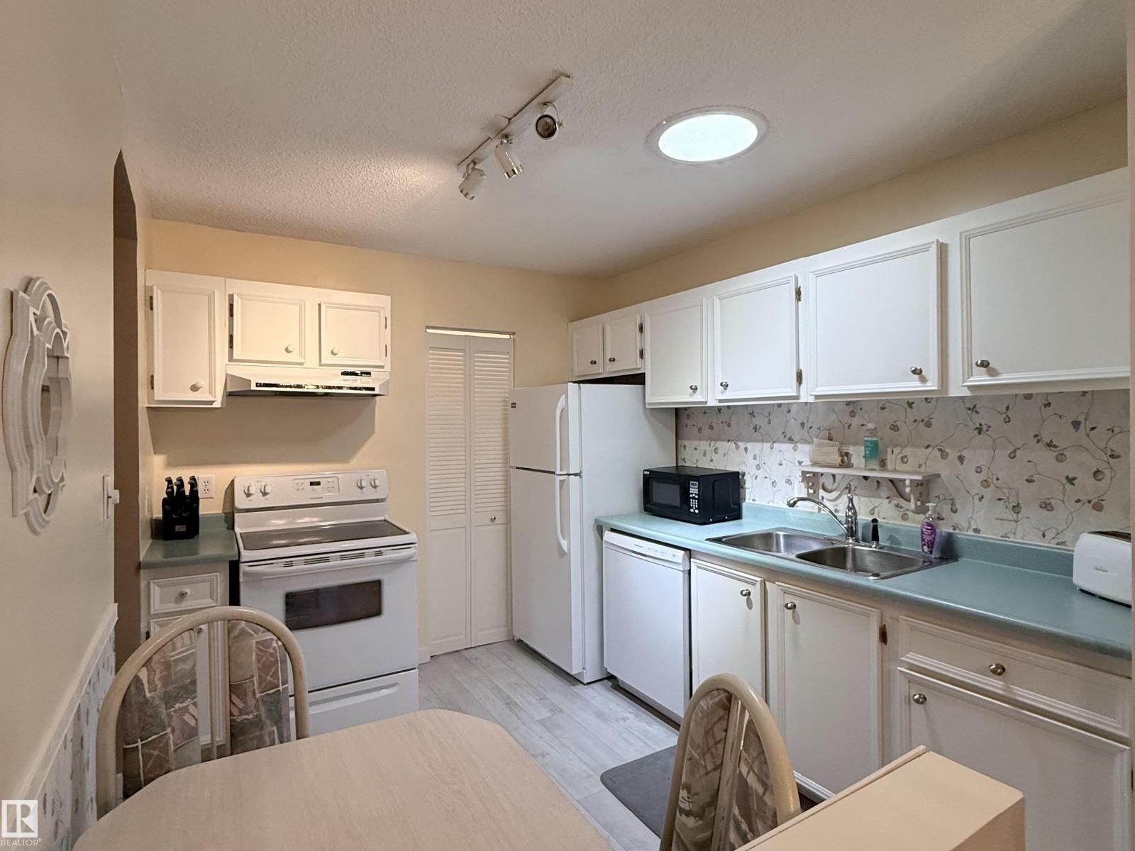2071 SADDLEBACK RD NW photo 4