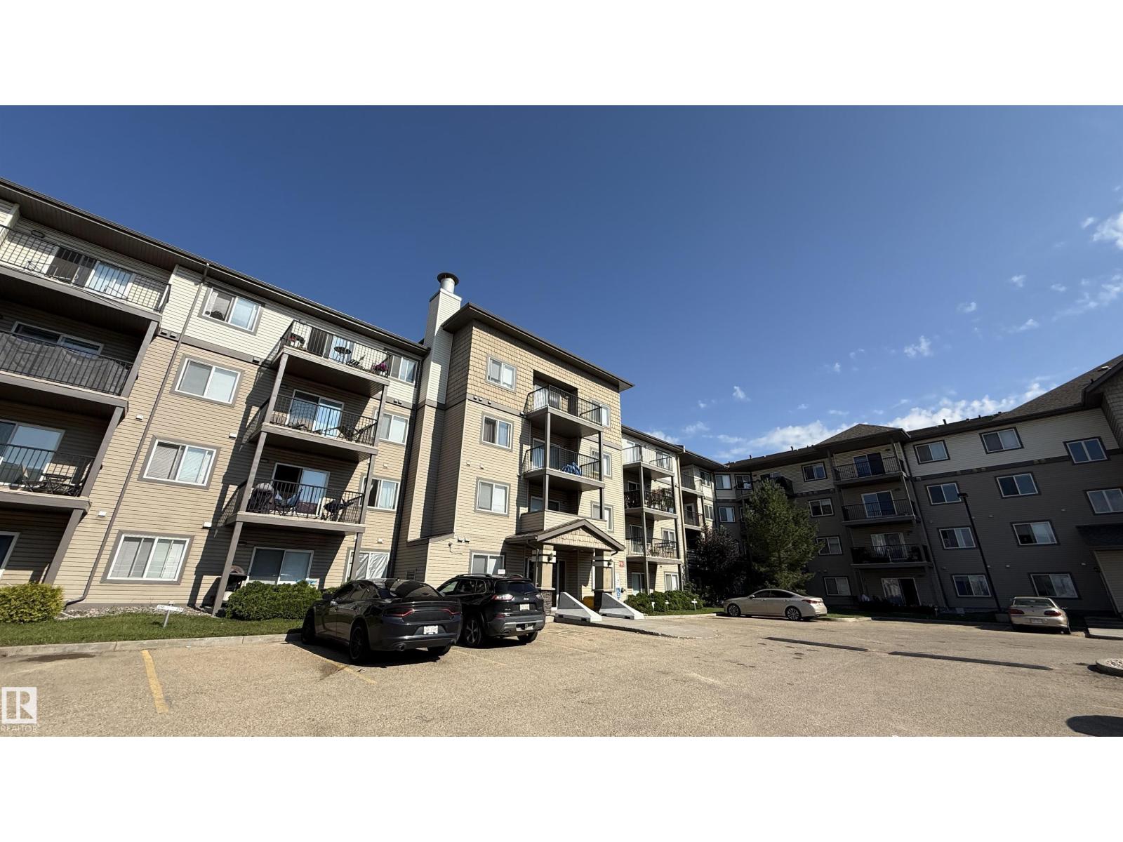 #133 301 CLAREVIEW STATION DR NW