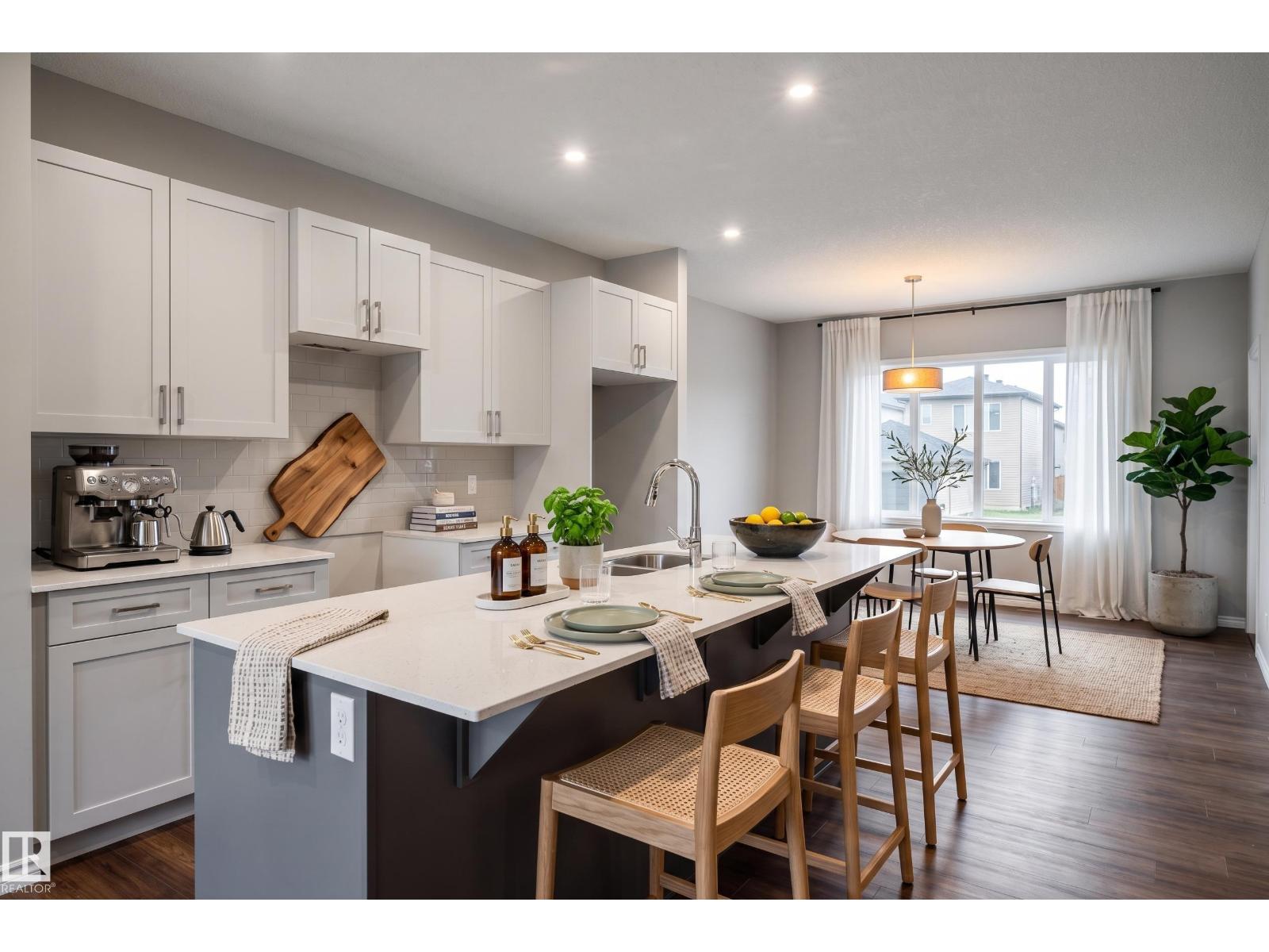 1222 MCLEOD AV