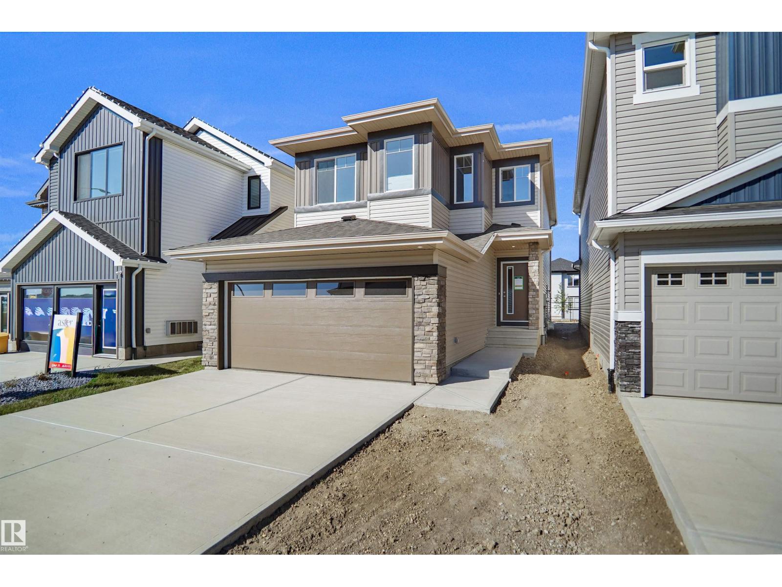 956 17 AV NW