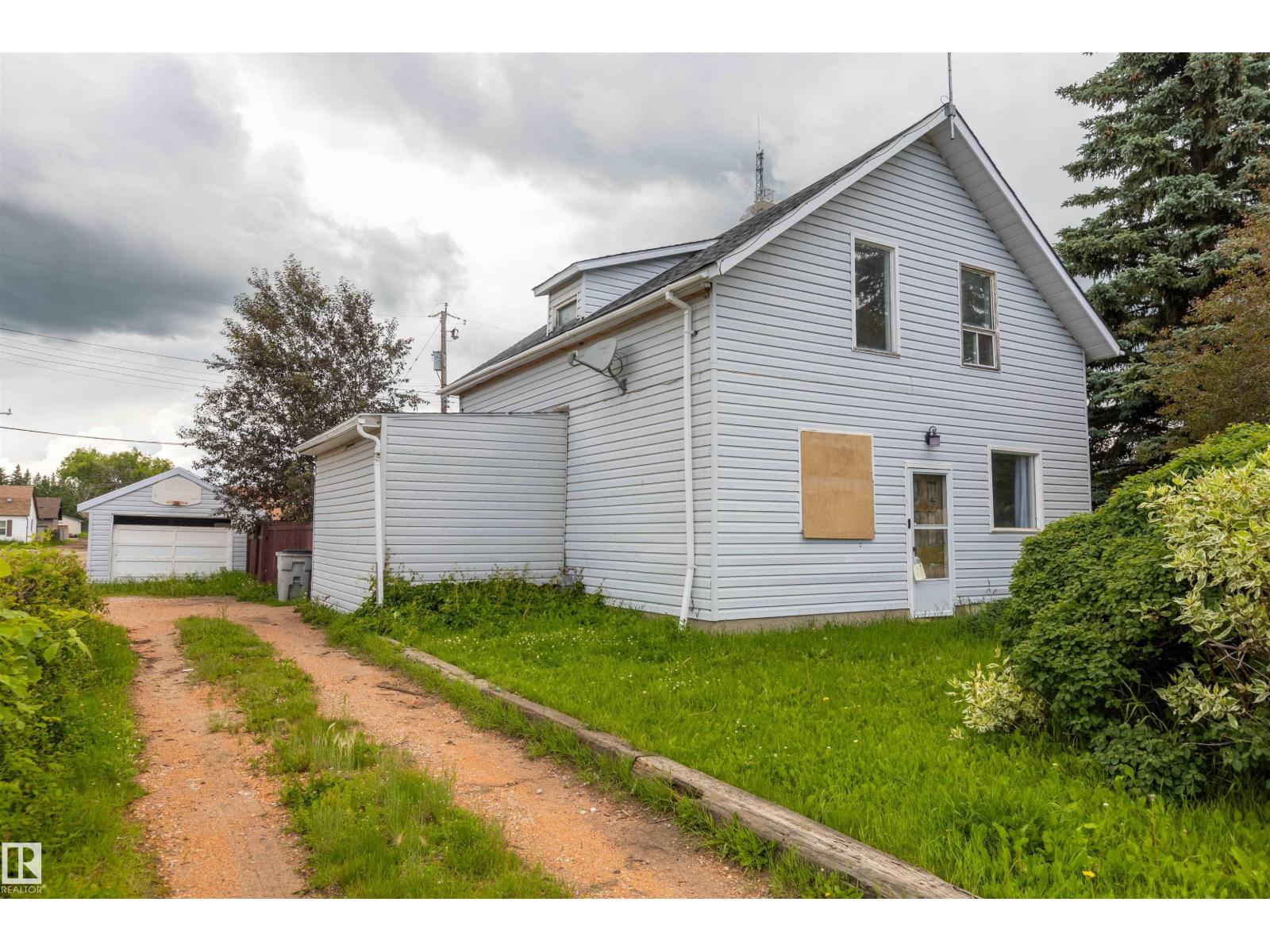 5016 49 ST