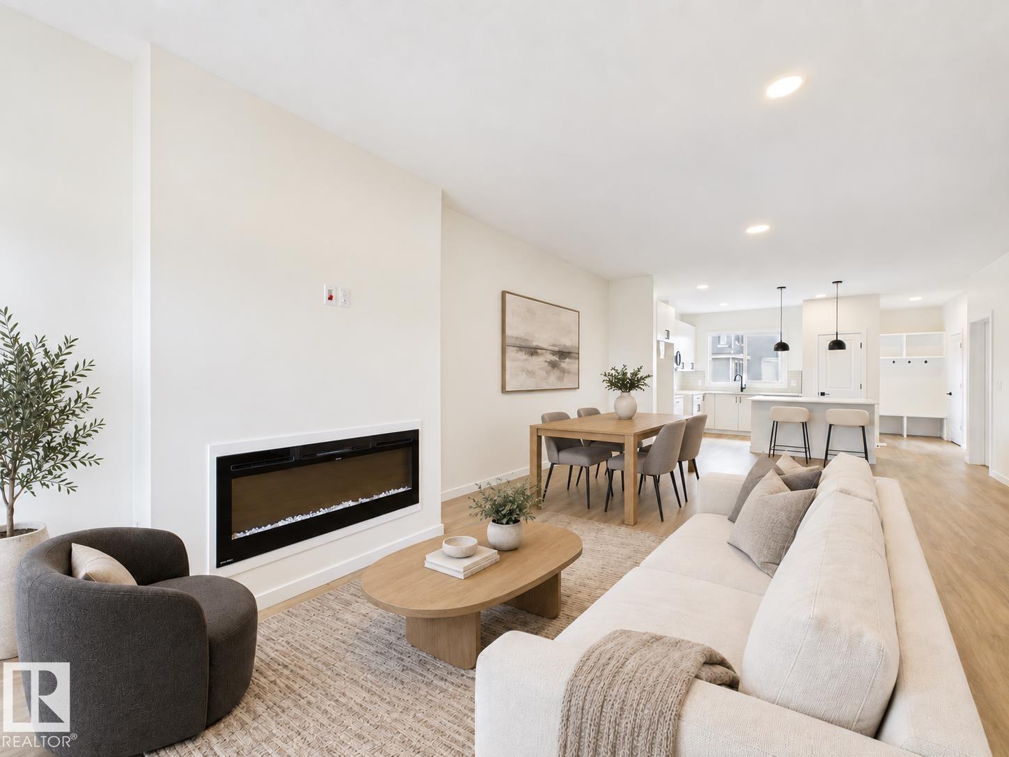 1096 MCLEOD AV