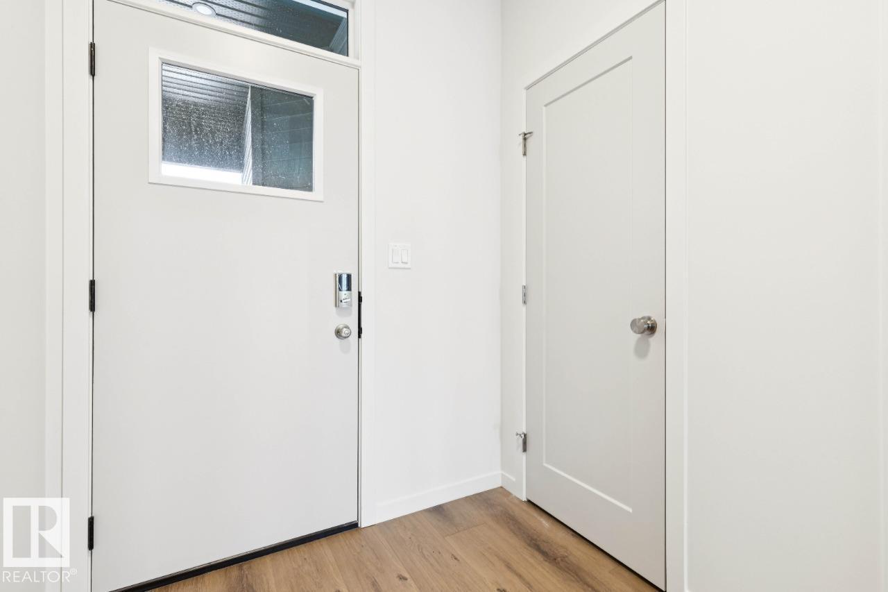 22526 83A AV NW photo 4