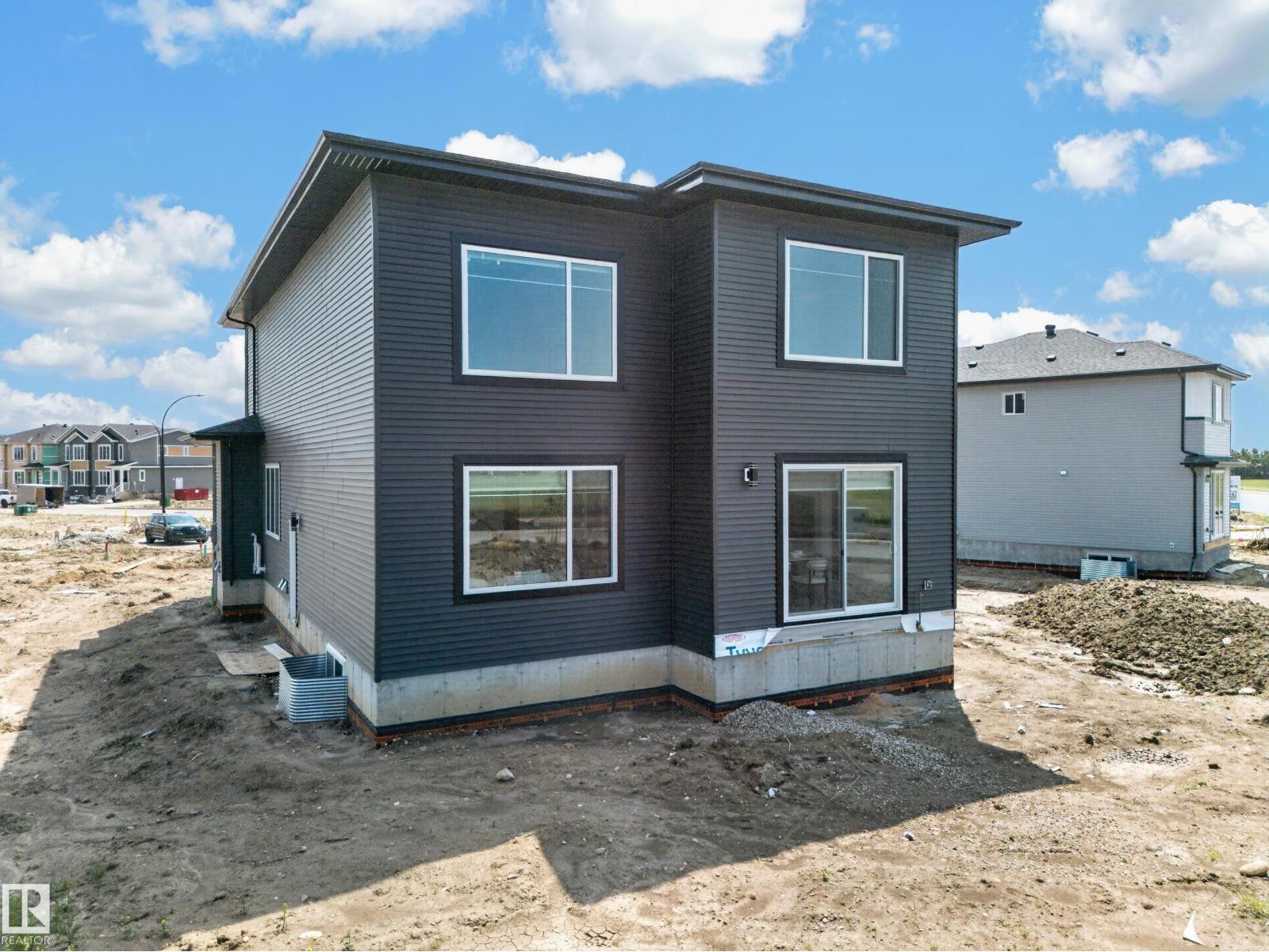112 Ross Close photo 2