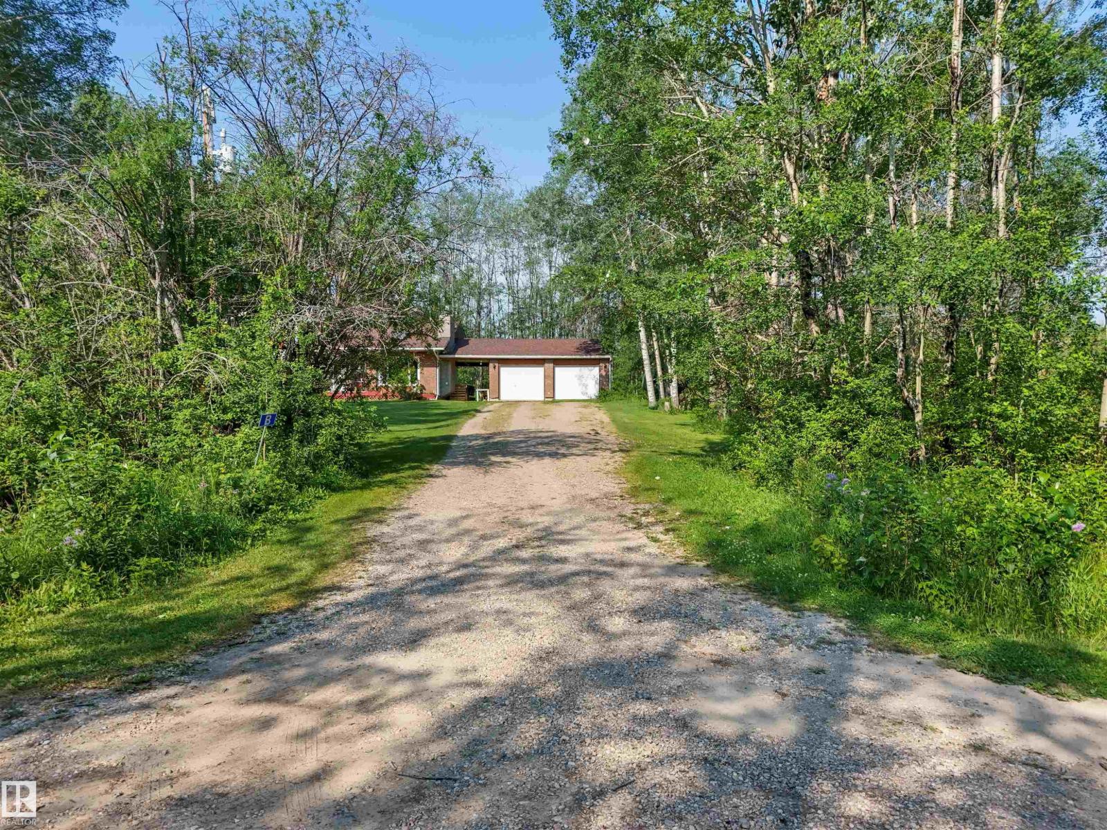 7415 TWP ROAD 494 - HOUSE B photo 4