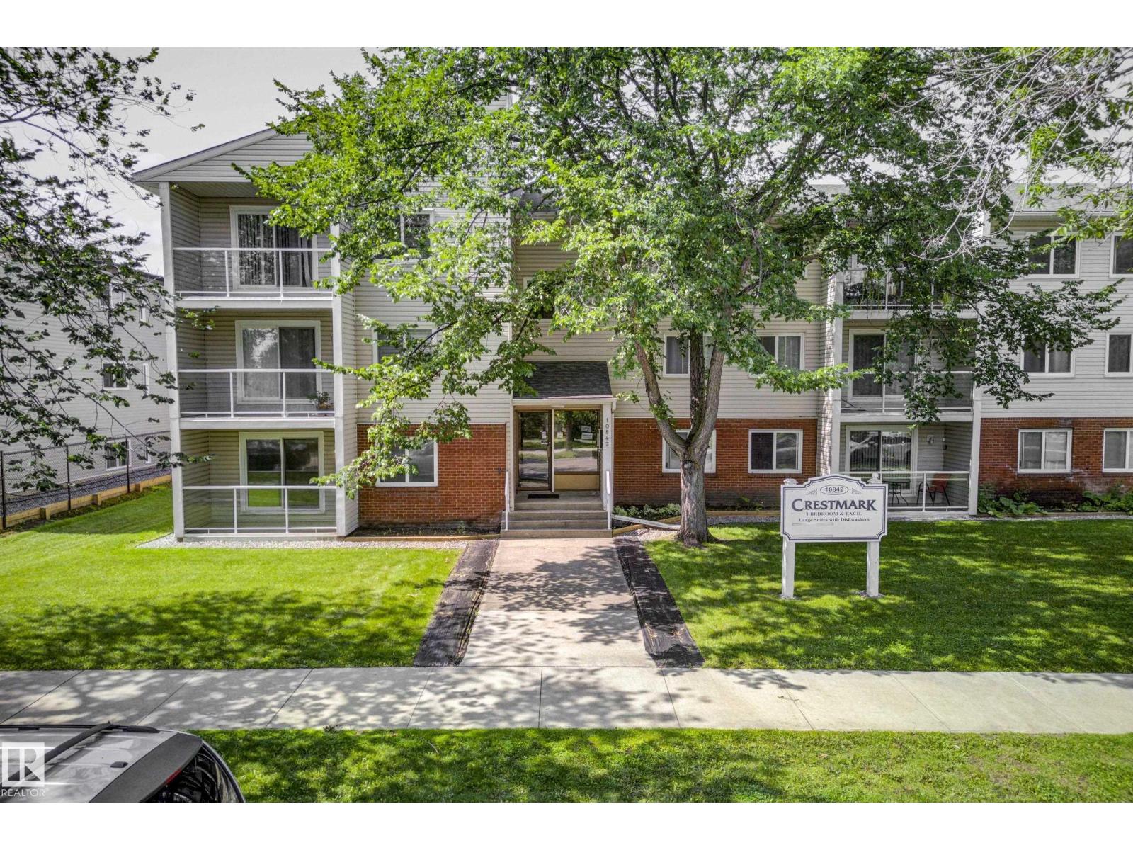 #206 10842 107 ST NW