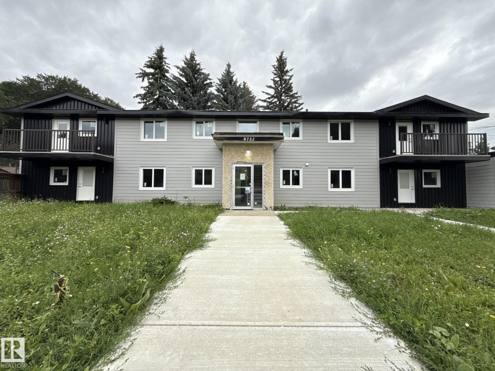 8732 101 AV NW