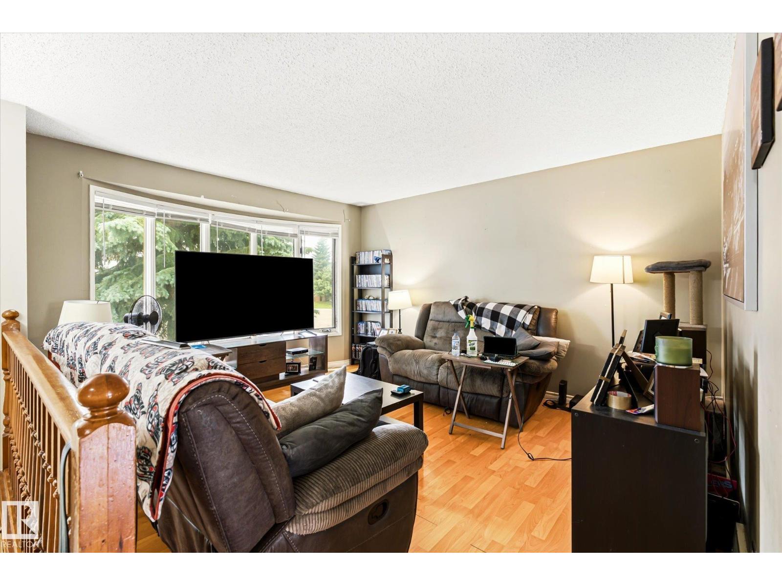 12435 46 ST NW photo 5