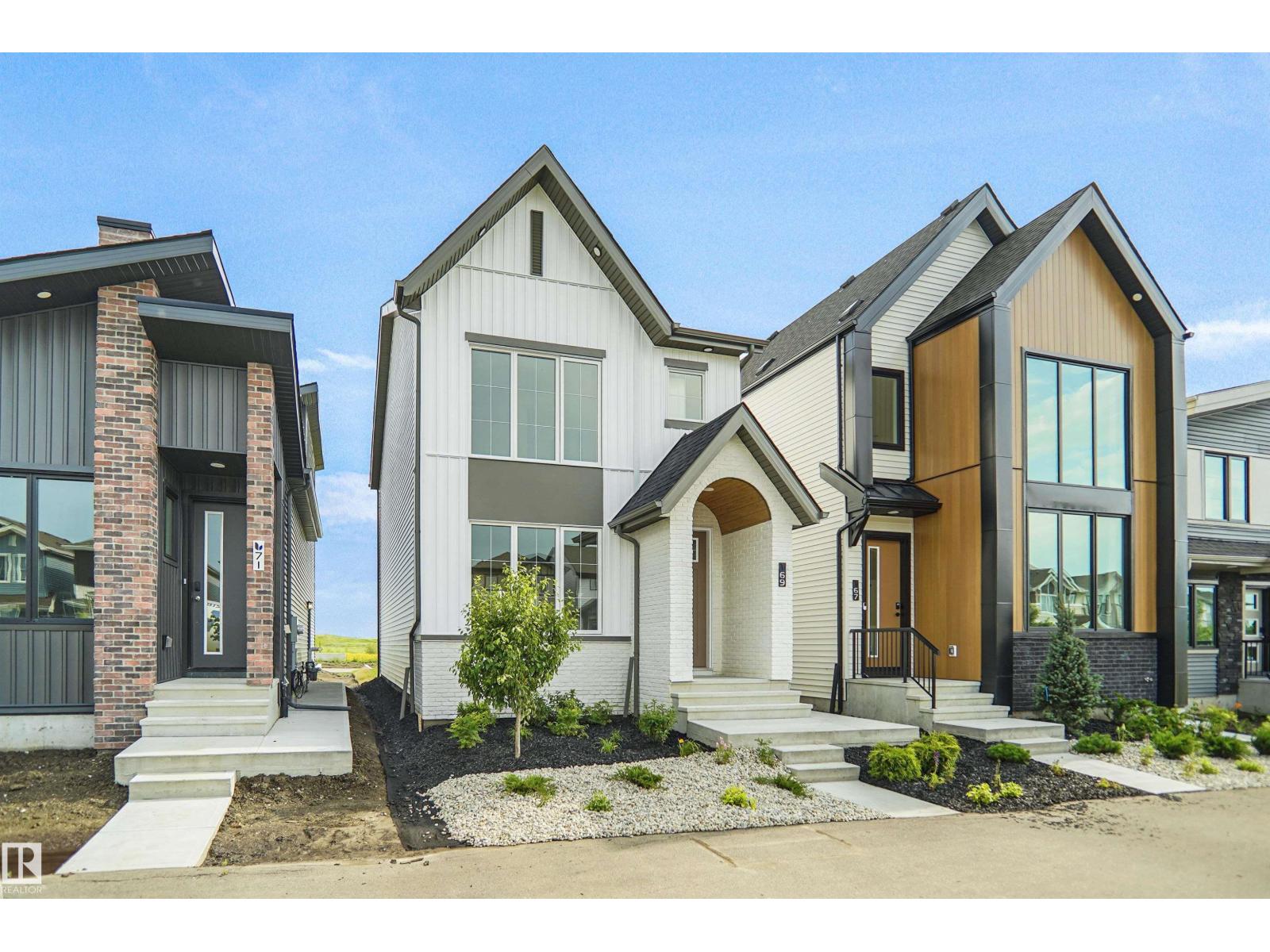 611 176 AV NE