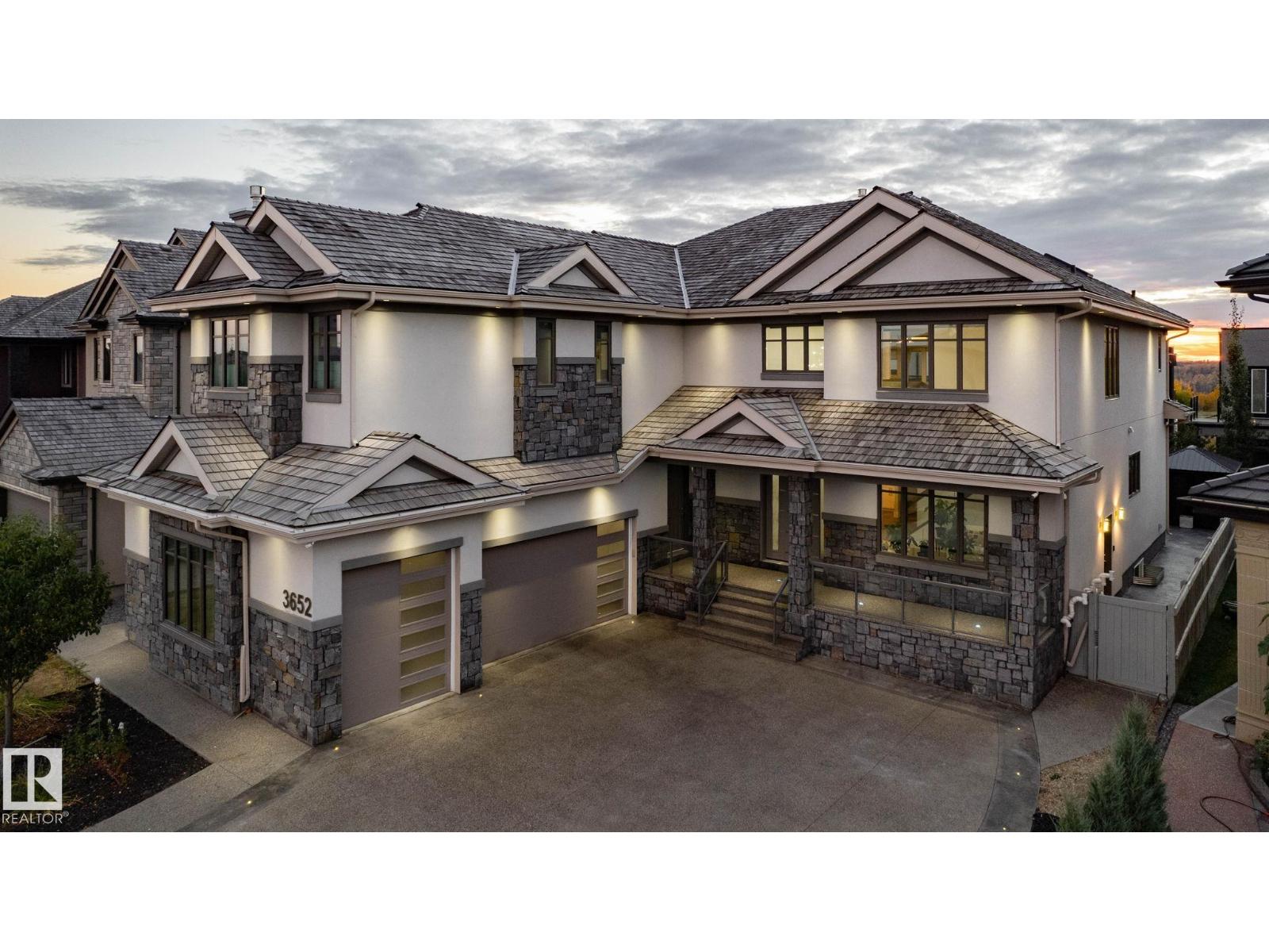 3652 WESTCLIFF WY SW