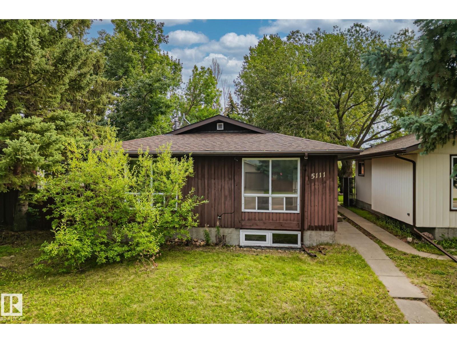 5111 40 AV NW