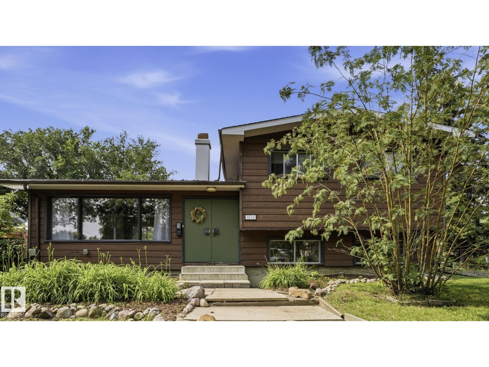 9216 93 ST