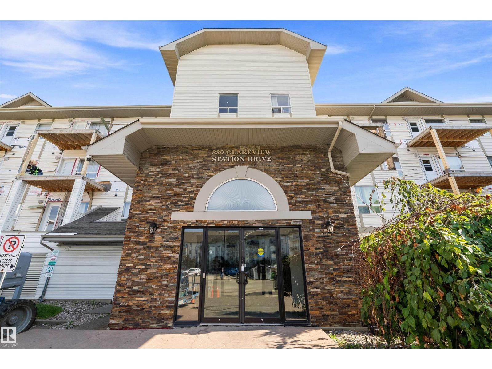 #1123 330 Clareview Station DR NW