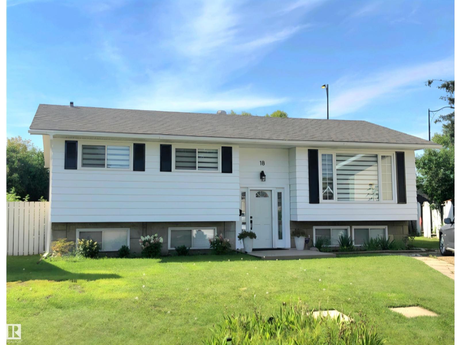 18 ROSEWOOD PL