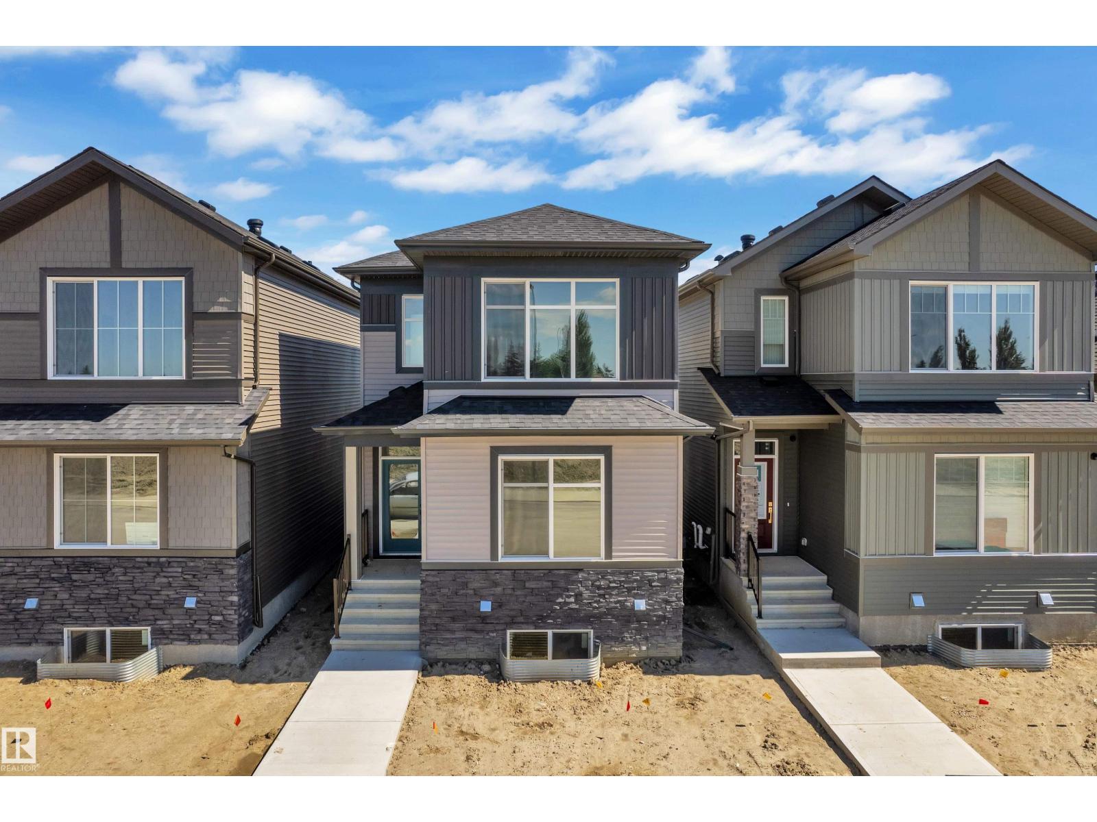 213 Falcon Crescent