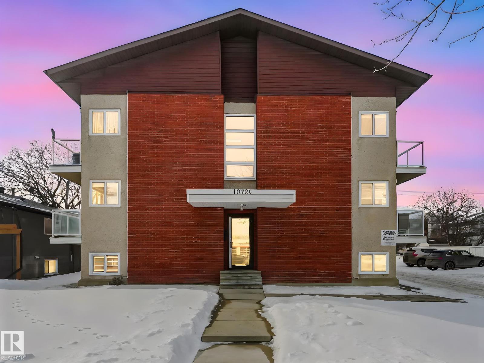 #15 10724 115 ST NW