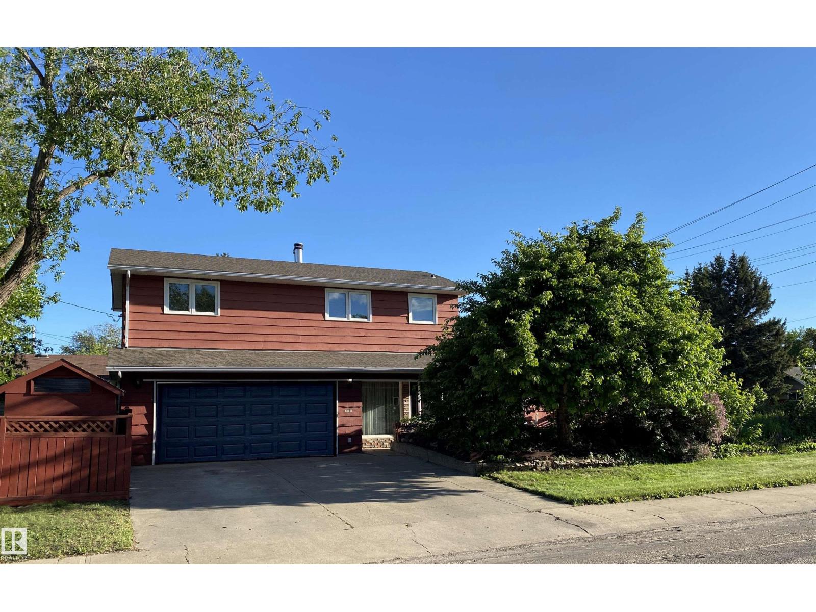 12137 50 ST NW
