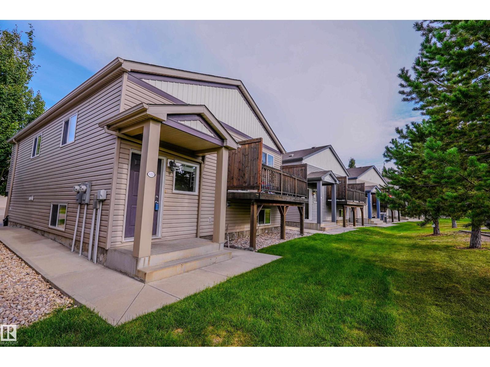 122 142 Selkirk PL