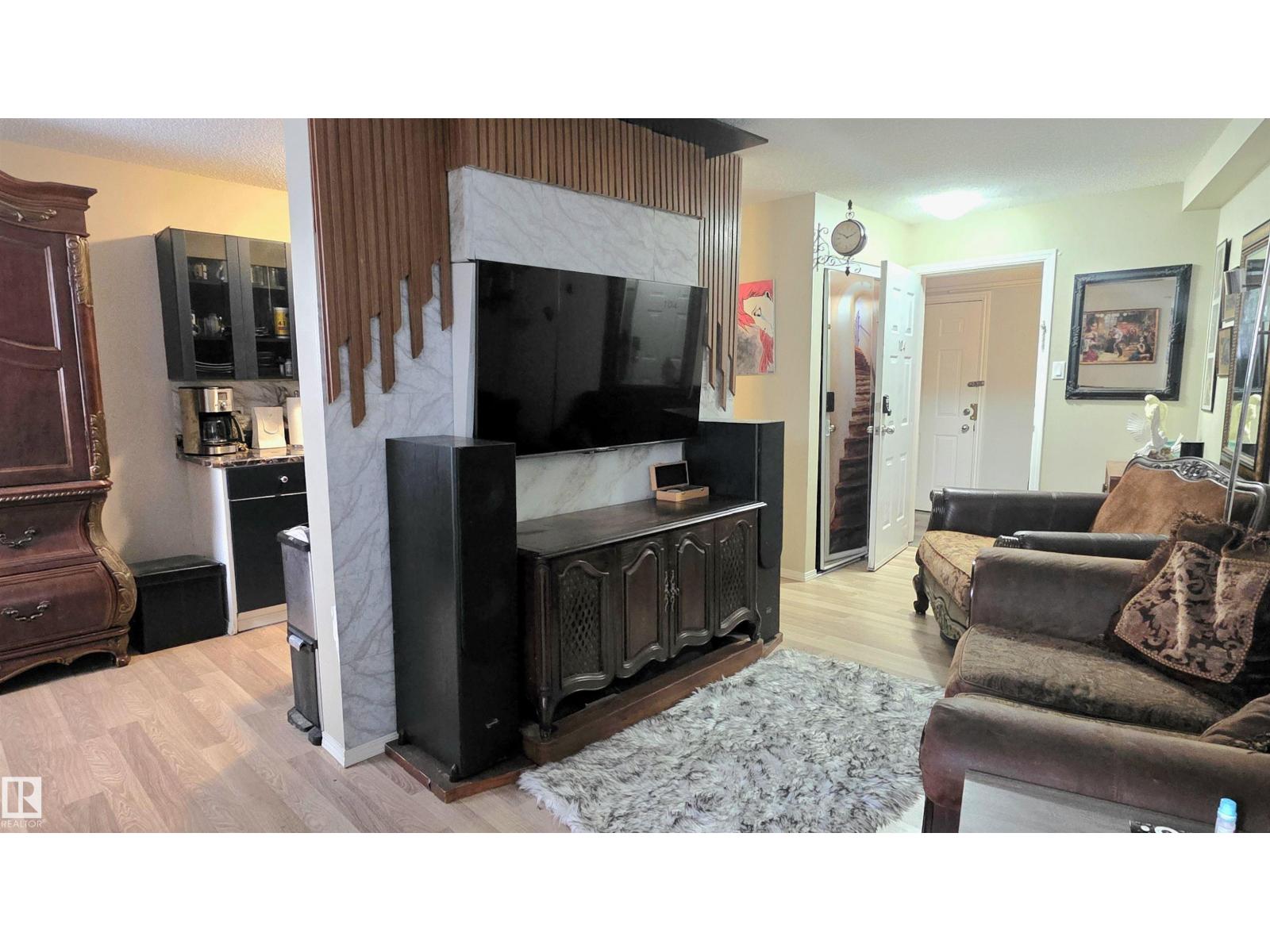 #104 8930 149 ST NW NW