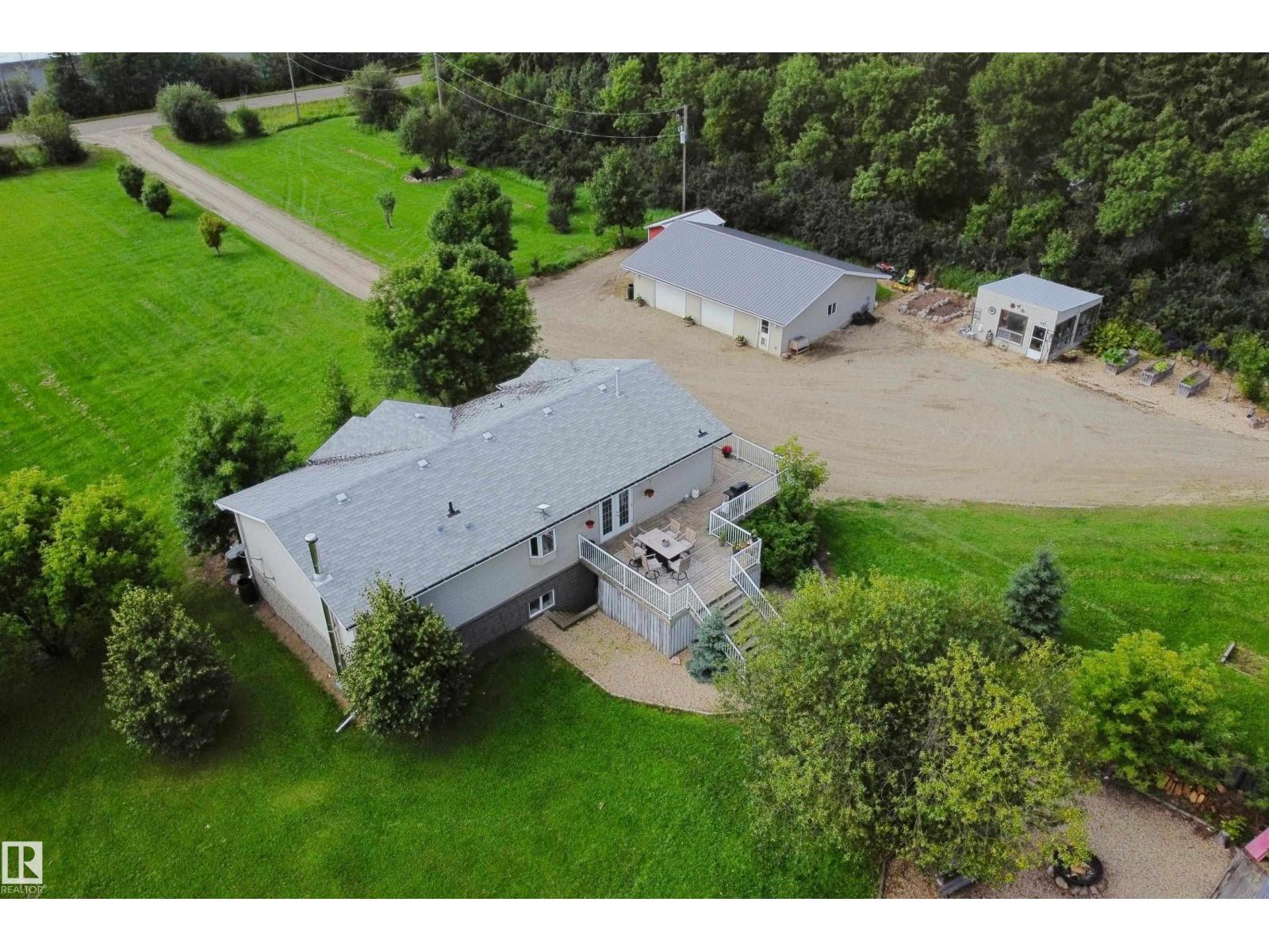 6006 Twp Rd 602 photo 2