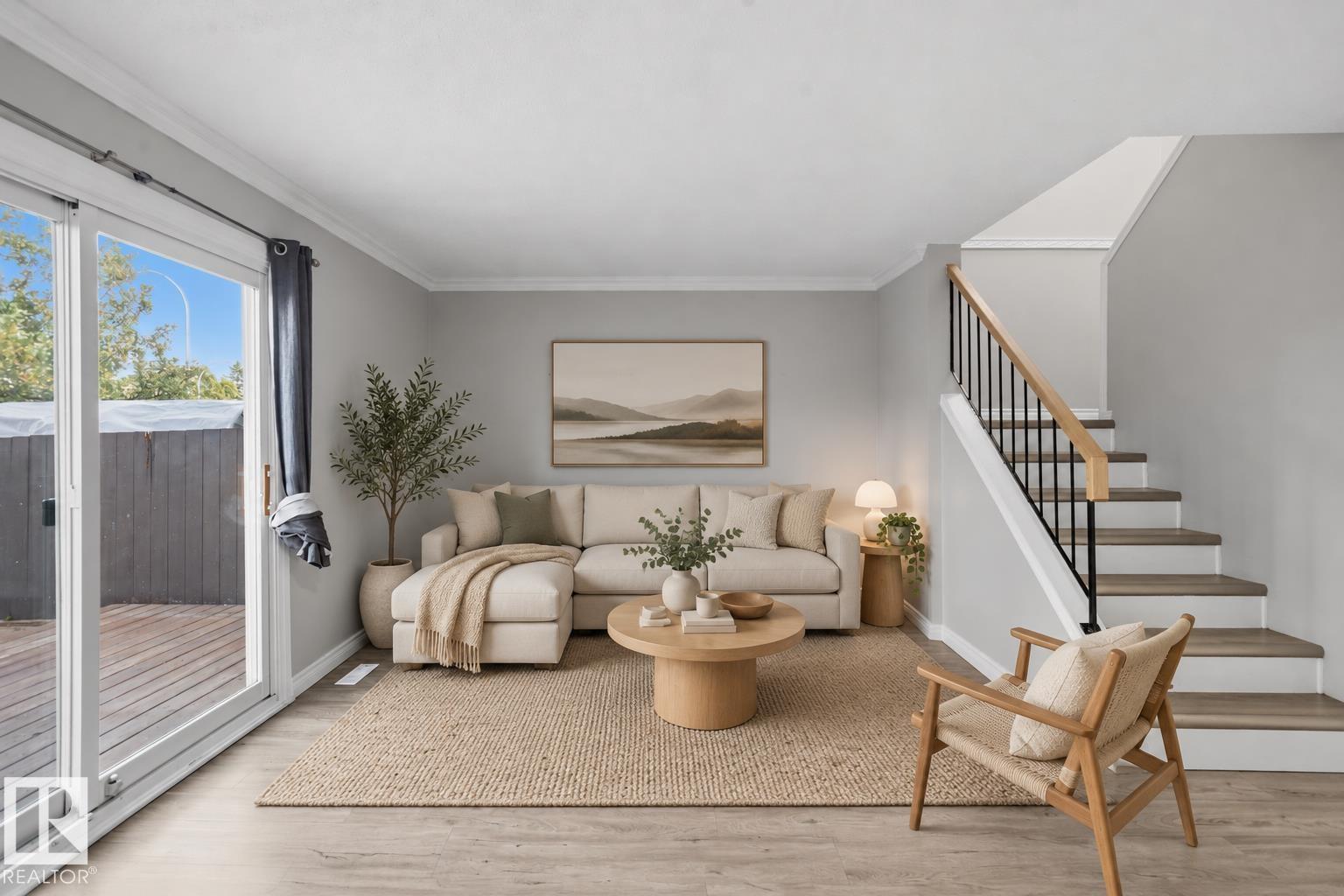 18124 93 AV NW photo 3