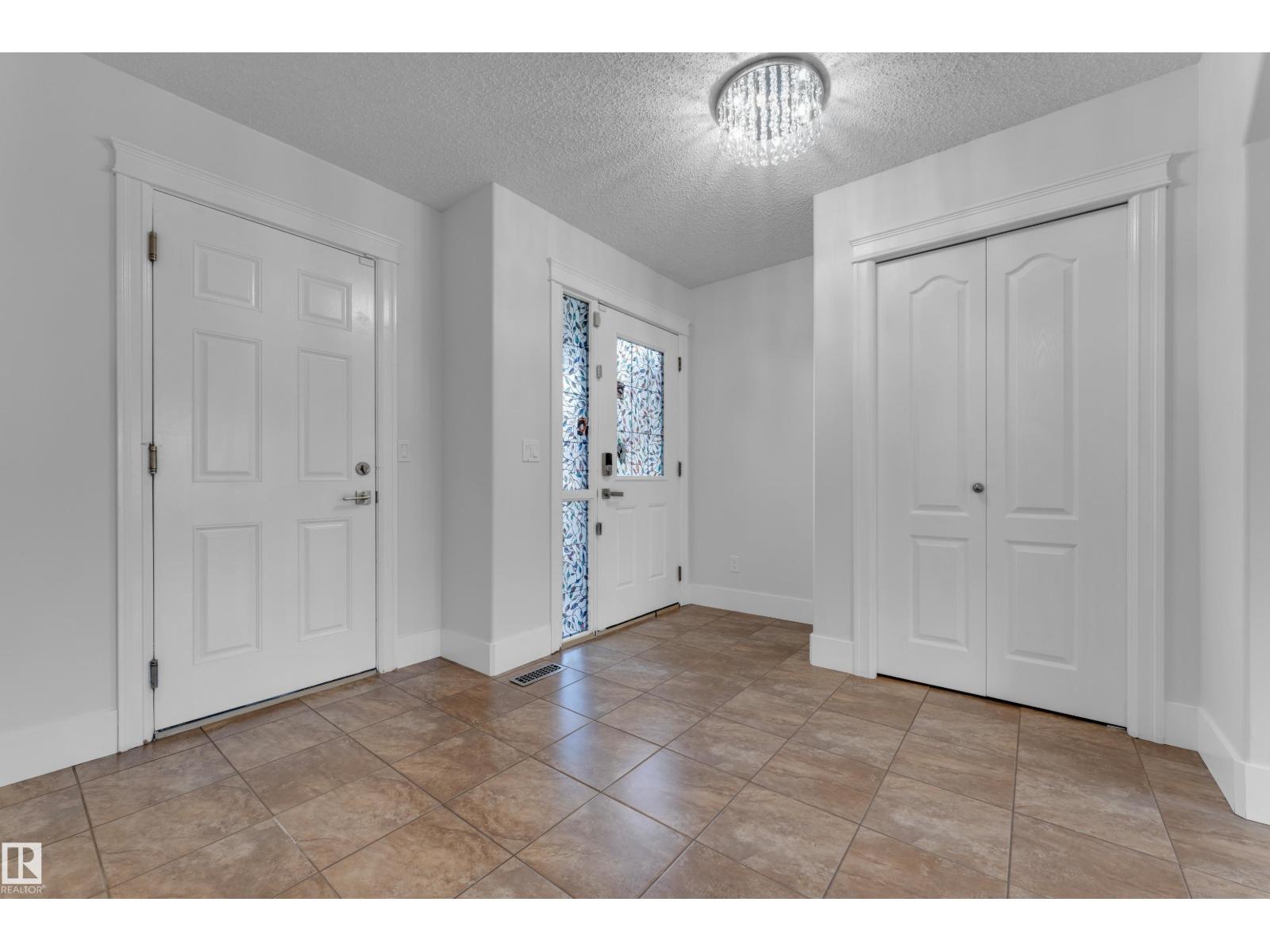 3003 25 AV NW photo 3