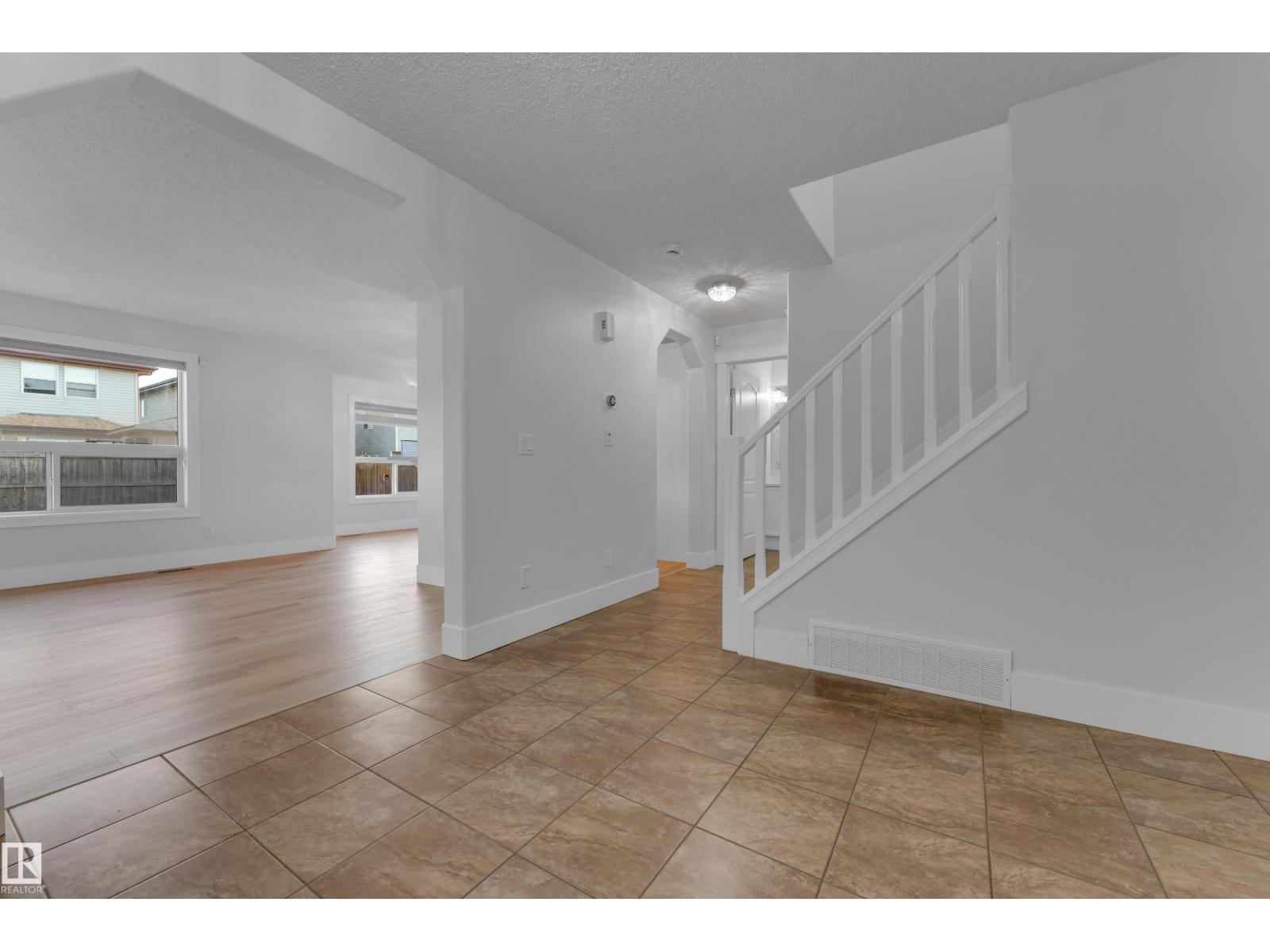3003 25 AV NW photo 5