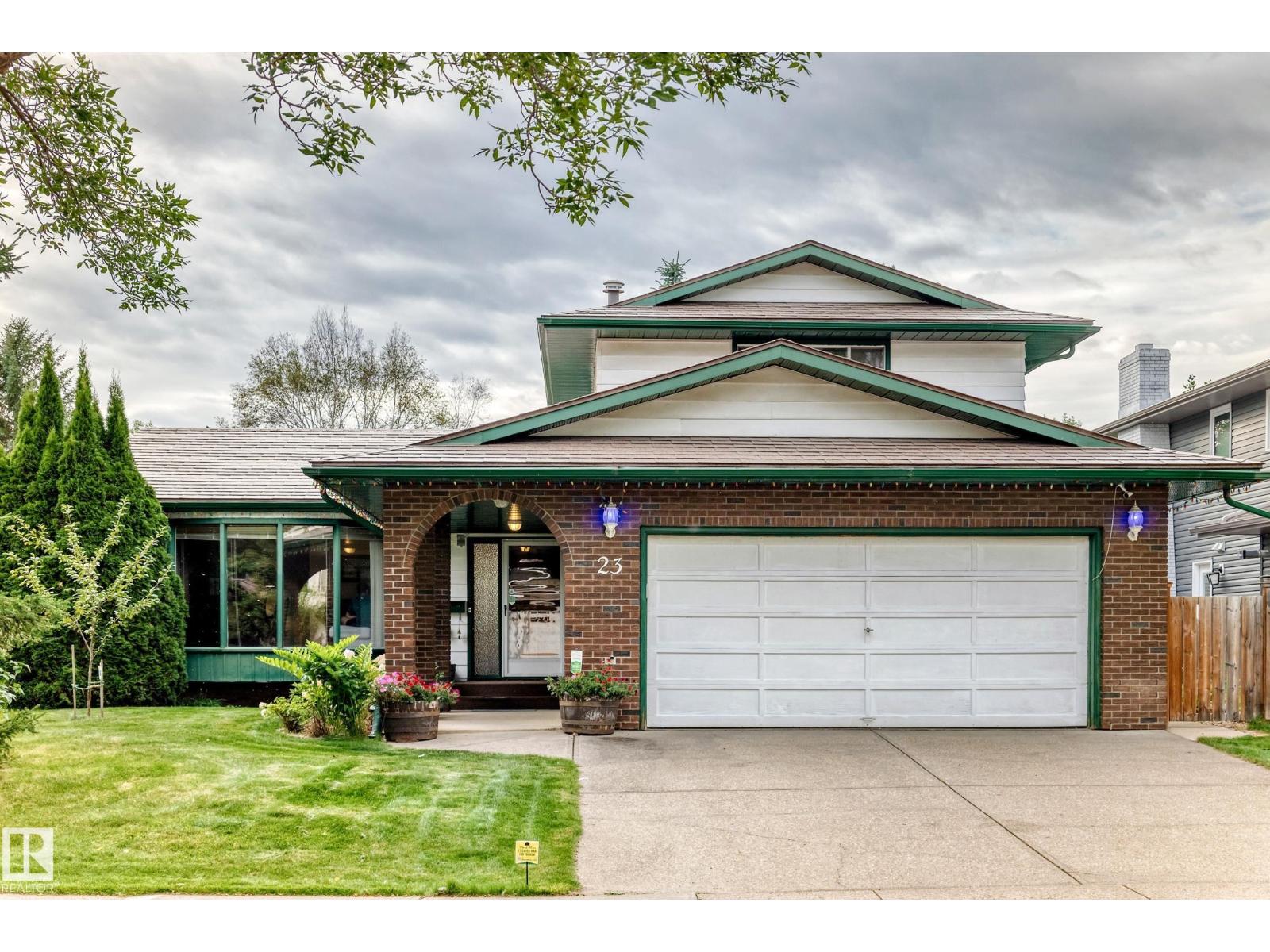 23 WOODLANDS RD