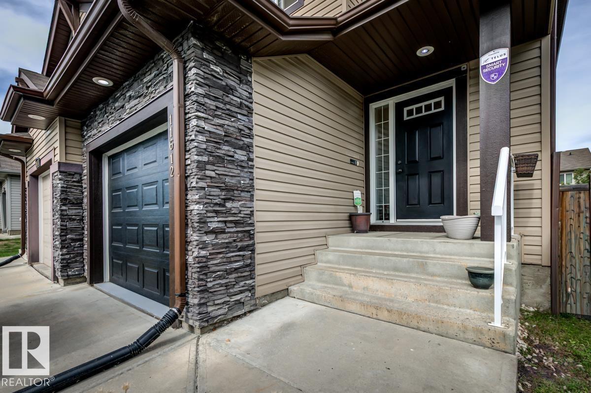 11612 17 AV SW photo 2