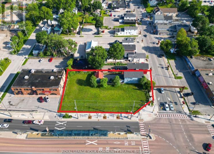 11 Main St (432/438 Davis) E, Newmarket, ON L3Y 3Y1, Newmarket