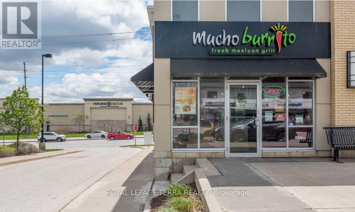 18267 Yonge photo 4