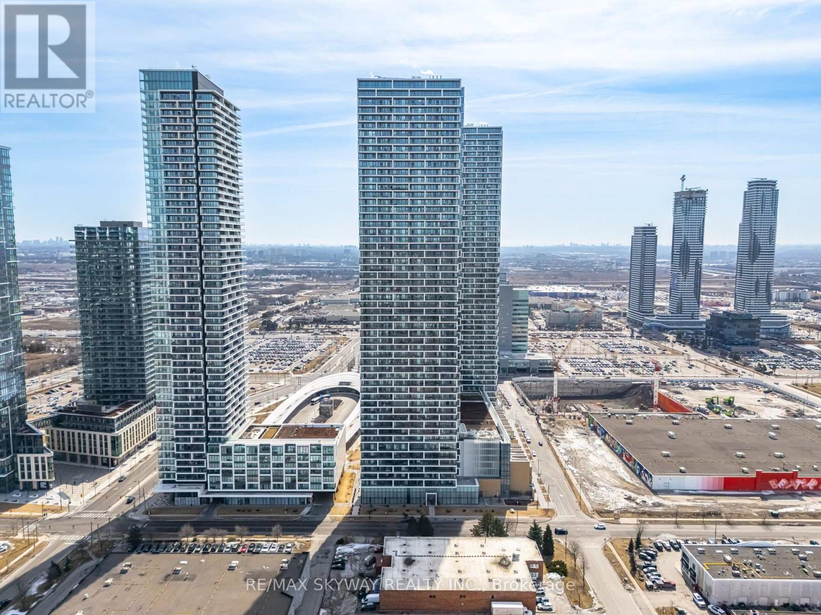 898 Portage Unit 5605
