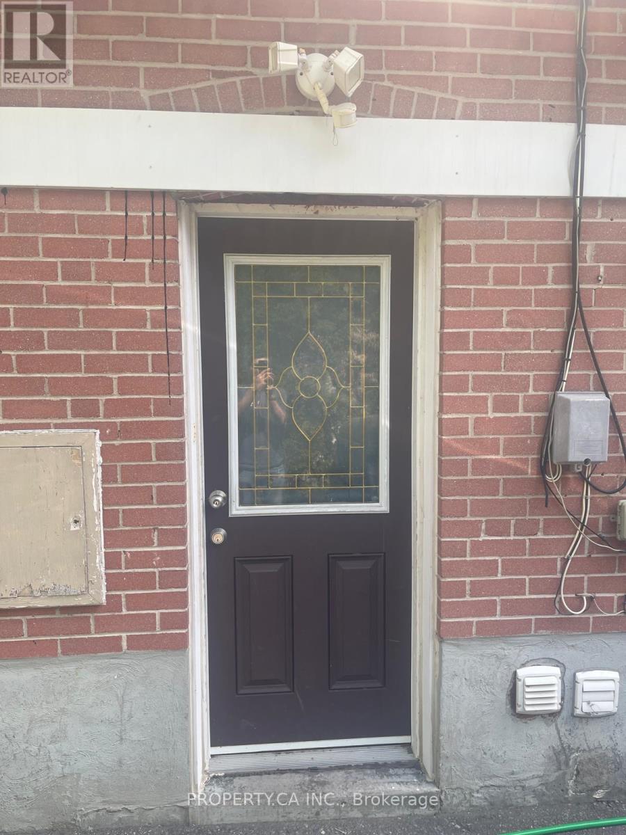 61 AURORA HEIGHTS Unit LOWER