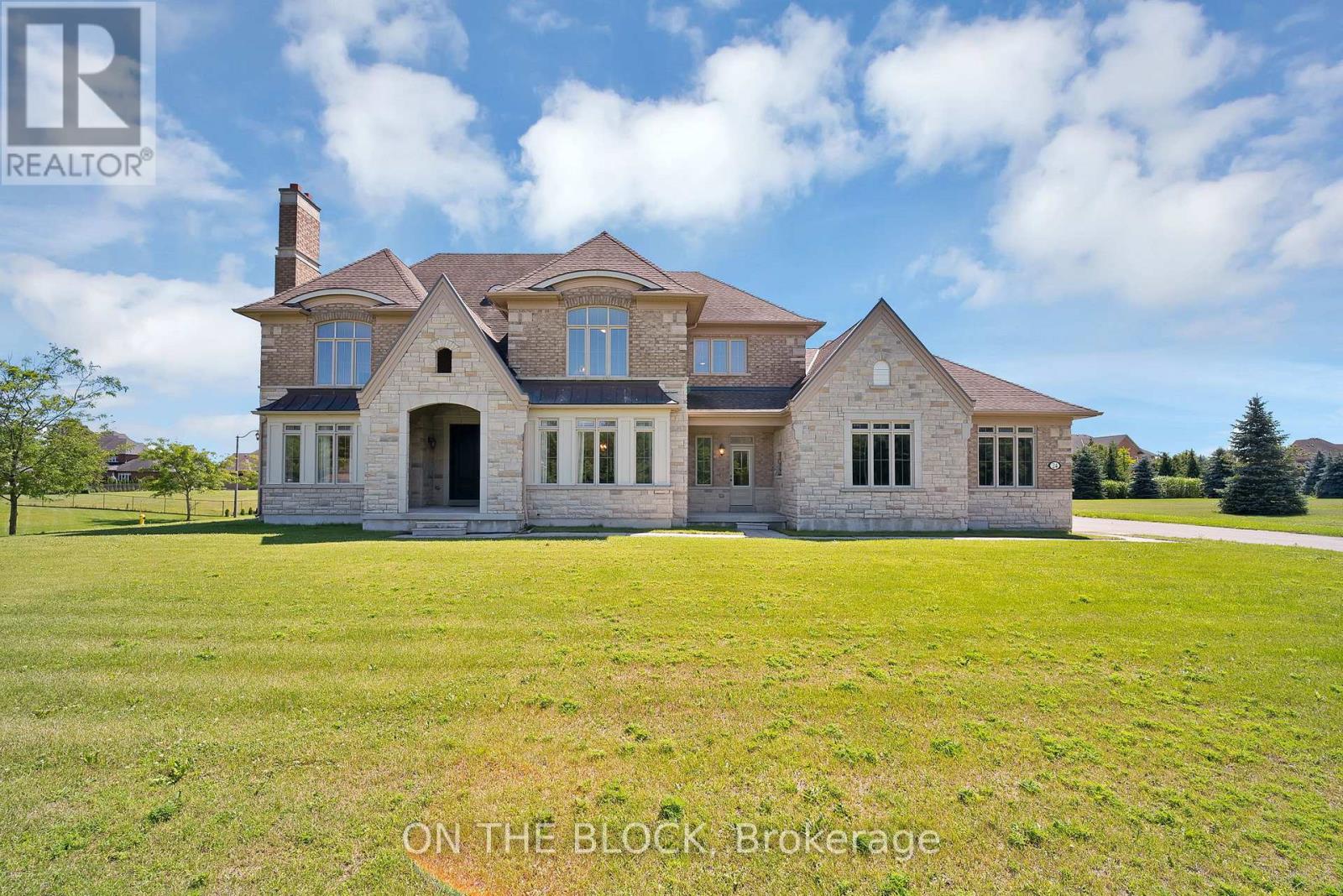 24 Whitewood