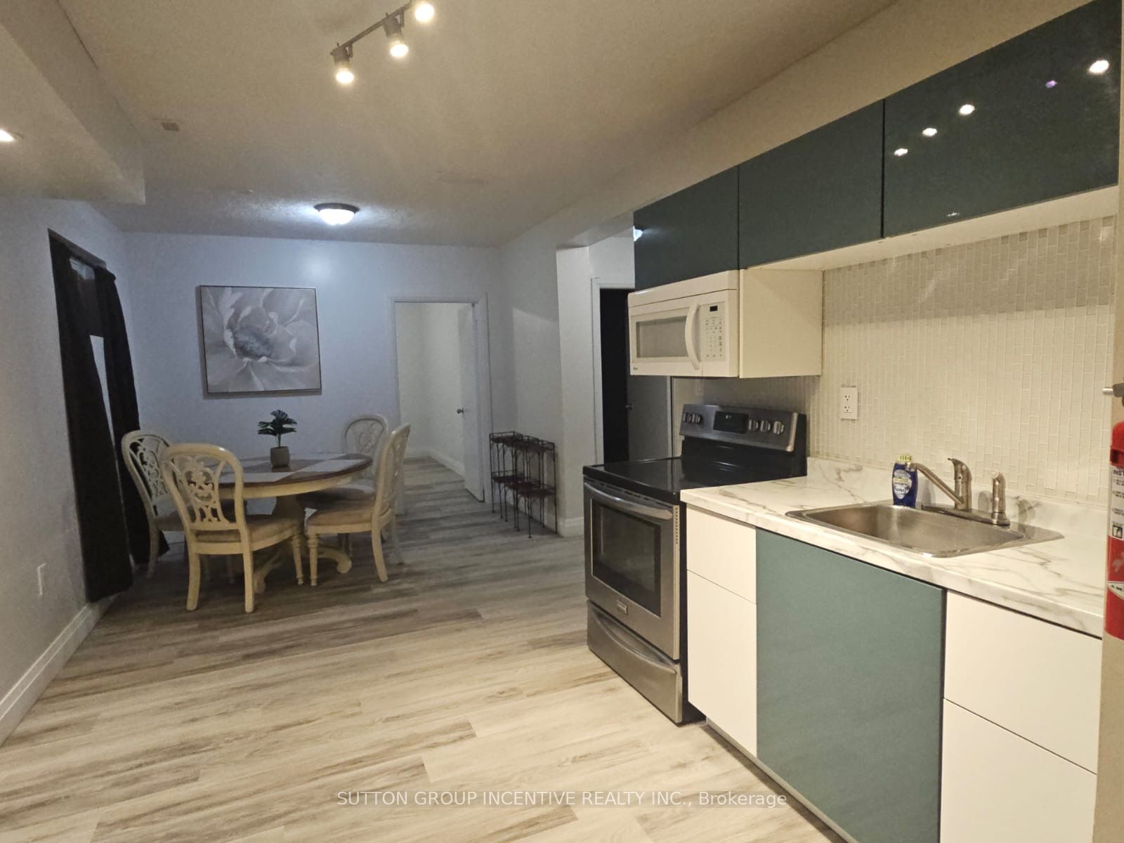 2091 25th Unit UNIT 2 photo 2
