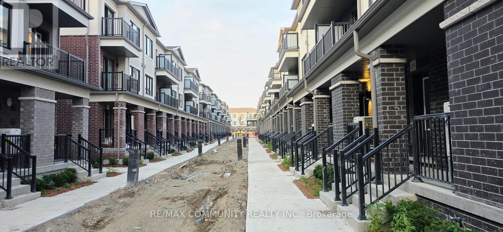 158 Matawin Unit 105 photo 3