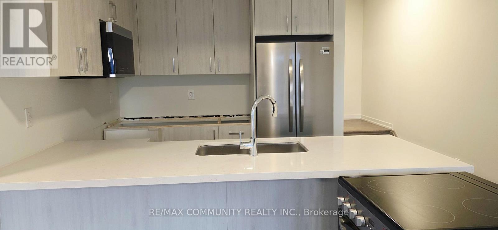 158 Matawin Unit 105 photo 5