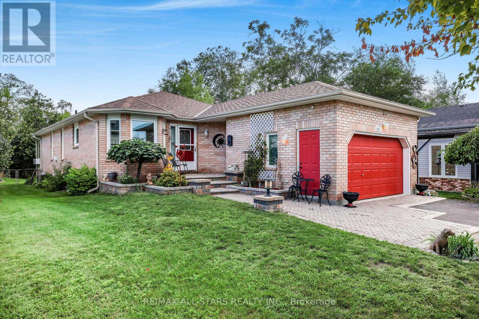 117 Riverglen photo 2