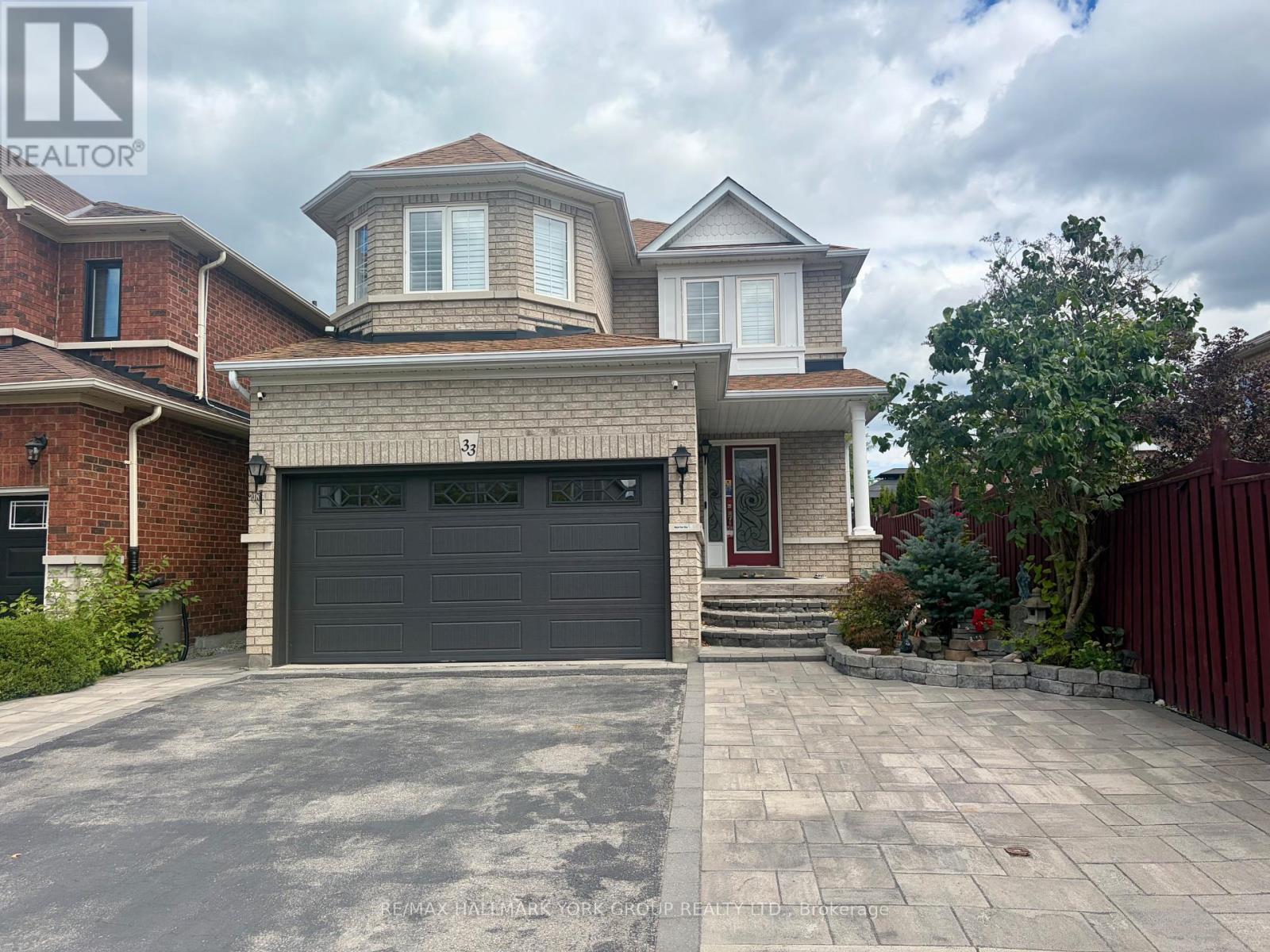 33 Deerwood