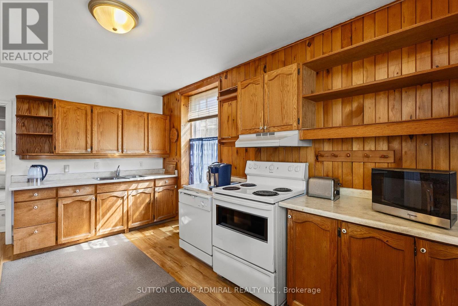 6745 Main photo 5